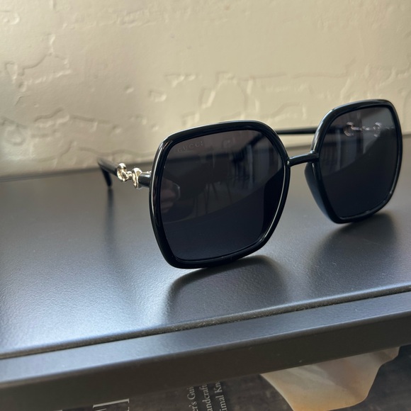 Square Gucci sunglasses - Picture 6 of 13